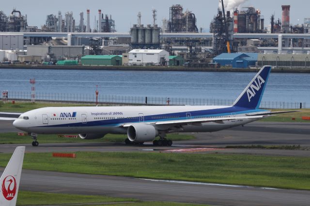 BOEING 777-300 (JA786A) - 20 June 2015