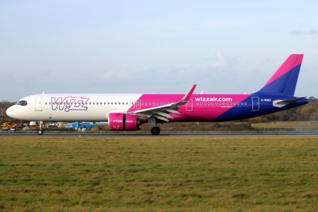Airbus A321neo (G-WUKZ) - Landing on rwy 25 on 17-Nov-23 operating flight WUK4001 from LYBE.