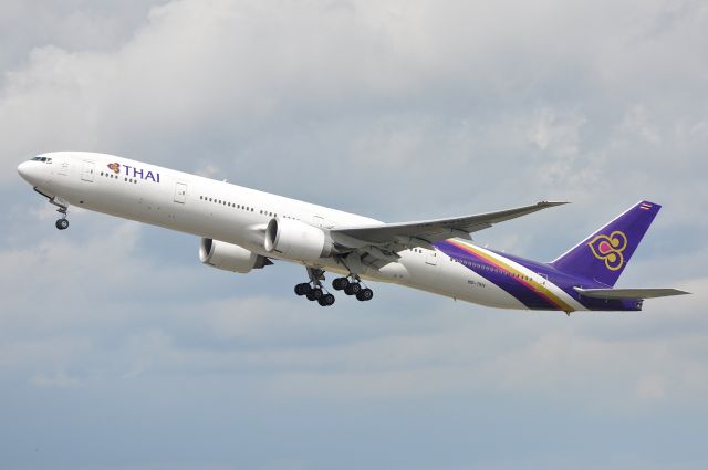 Boeing 777-200 (HS-TKH) - Boeing 777-35RER Thai Airways