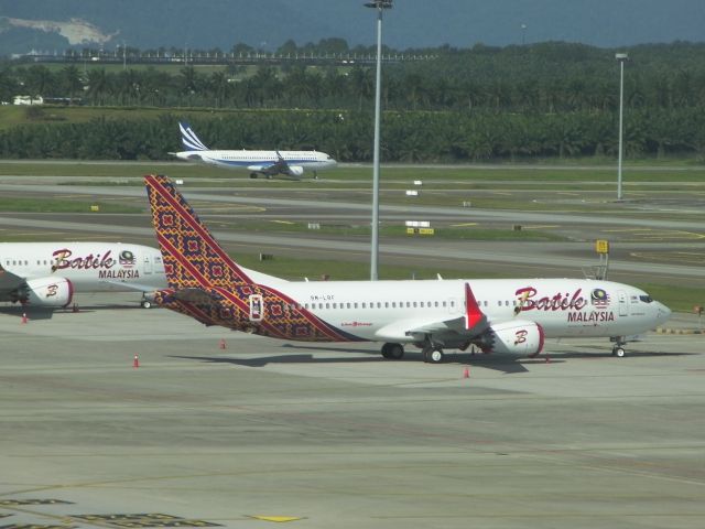 Boeing 737-800 (9M-LRF) - Third Boeing 737 MAX 8 for Malindo. Taken from Anjung Tinjau.