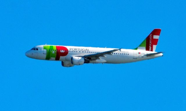 Airbus A320 (CS-TNE) - 2009: stored in 2018