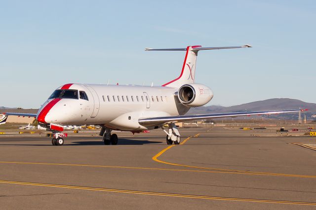 Embraer ERJ-135 (N251JX)