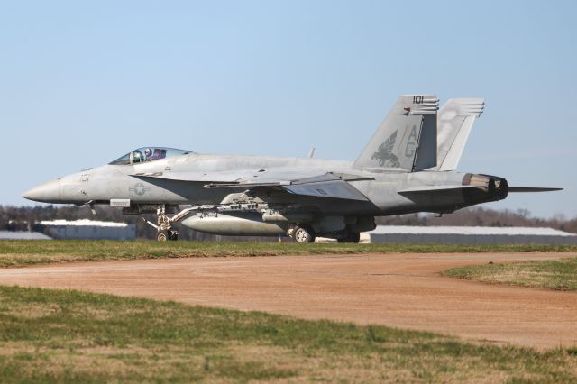 McDonnell Douglas FA-18 Hornet (16-8921)