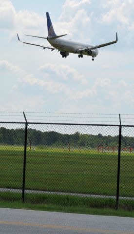 Boeing 737-800 (N75428)