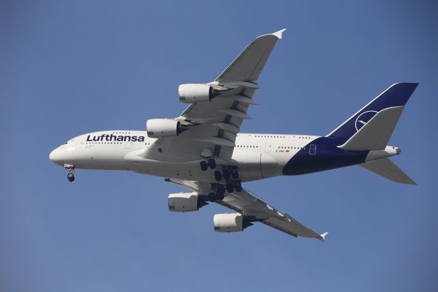 Airbus A380-800 (D-AIMC)