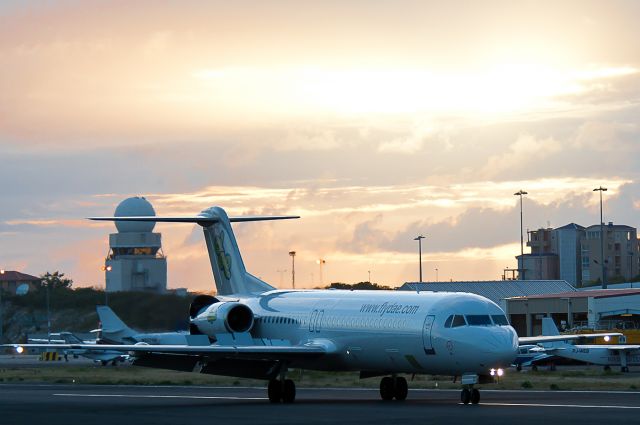 Fokker 100 (PJ-DAB)