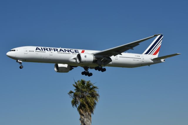 BOEING 777-300 (F-GSQF) - 02-09-23