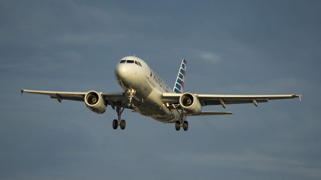 Airbus A319 (N814AW) - On short final for 31Lbr /6/4/17