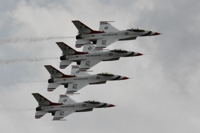 Lockheed F-16 Fighting Falcon — - USAF Thunderbirds at Joint Base McGuire-Dix-Lakehurst Air Show; May 2016.