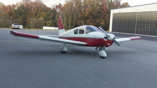 Piper Cherokee (N4403J)