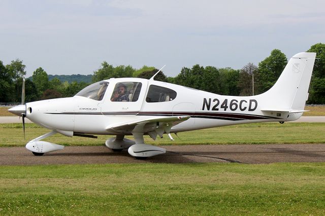 Cirrus SR-20 (N246CD)