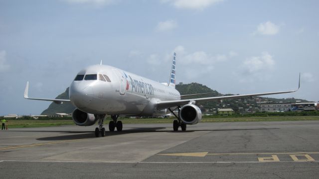 Airbus A321 (N900UW)