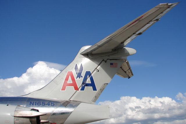 McDonnell Douglas MD-82 (N16545)