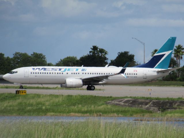 Boeing 737-800 (C-FDMB)