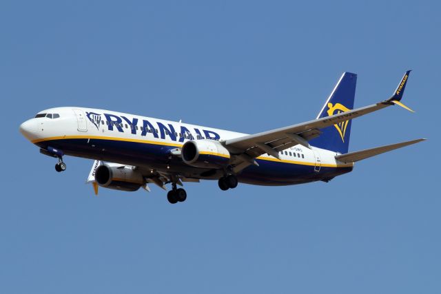 Boeing 737-800 (EI-DWS) - 29/04/2025:br /Flight from Bari, BRI > TLV, final to runway 21.