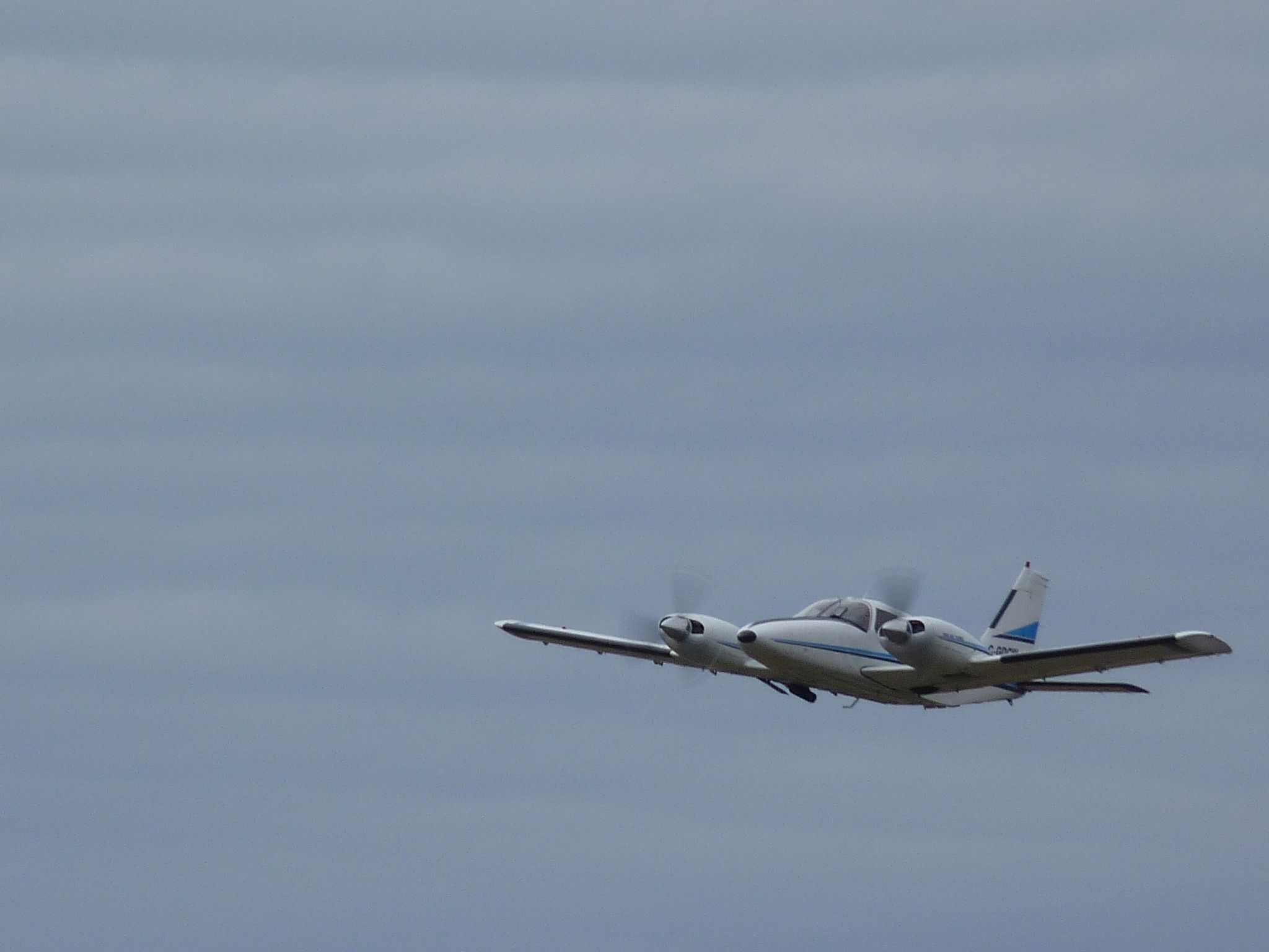 Piper Seneca (C-GDCW) - flypast