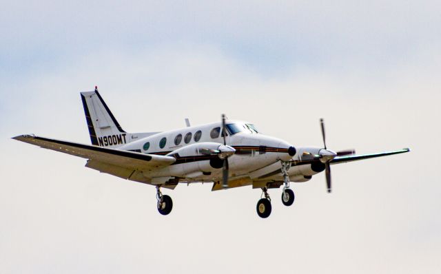 Beechcraft King Air 90 (N900MT)