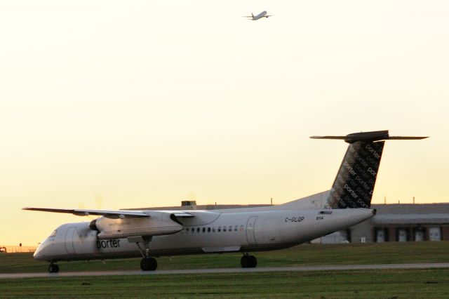 de Havilland Dash 8-400 (C-GLQP) - Porter Q400 started rolling down Rwy 25 as Air Canada A320 took off from Rwy 32.