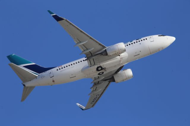 Boeing 737-700 (C-GSWJ)