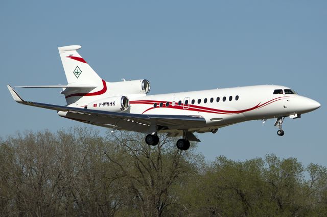 Dassault Falcon 7X (F-WWHK) - 'Cloverleaf Test 5' wearing a temp registration returns to the Dassault Falcon Jet Completion Center. Eventually bound for Turkey, to the Palmali shipping company. -March 2014