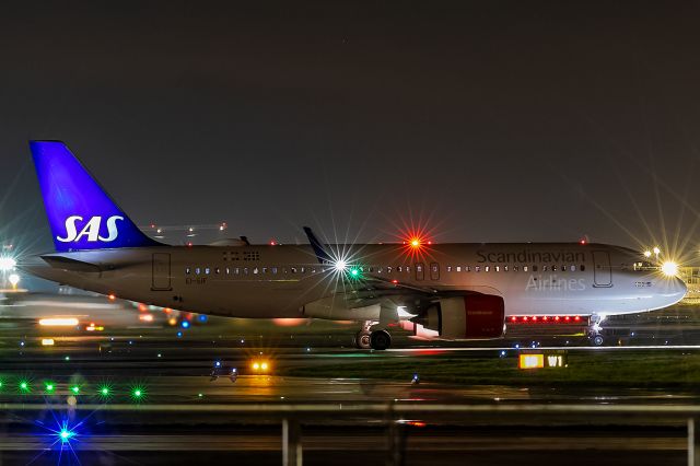 Airbus A320 (EI-SIF)