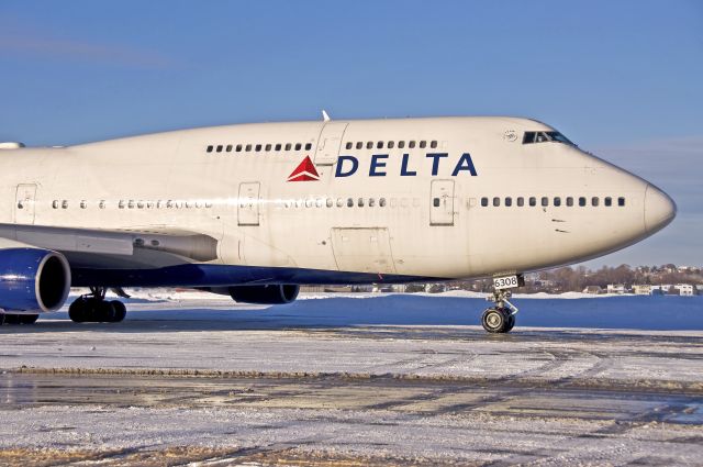 Boeing 747-400 (N668US) - N668US Delta B747-400