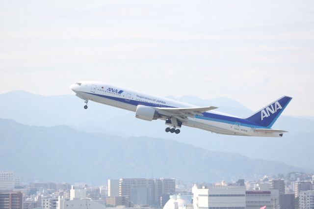 Boeing 777-200 (JA707A)