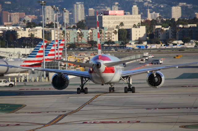 Boeing 787-9 Dreamliner (N833AA)