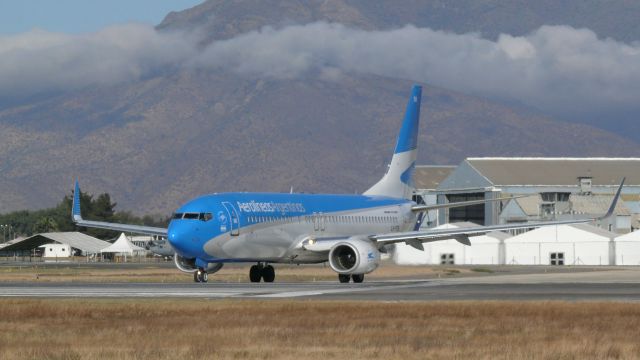 Boeing 737-700 (LV-FSK) - FOTO SPOTTER JULIO VILLARROEL, AEROPUERTO ARTURO MERINO BENITEZ, SANTIAGO DE CHILE 