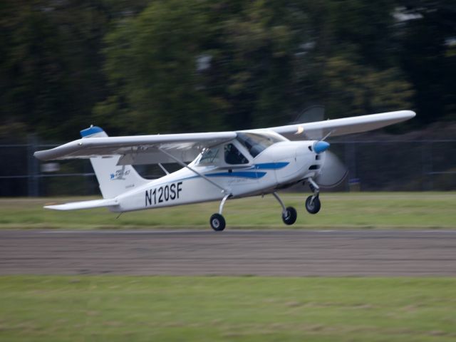 Experimental 100kts-200kts (N120SF) - Perfect landing runway 08 at Danbury CT.