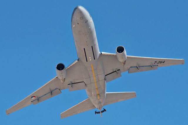 McDonnell Douglas DC-10 (T264) - Departs on a redflag mission 