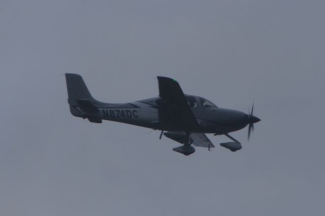 Cirrus SR-22 (N874DC)