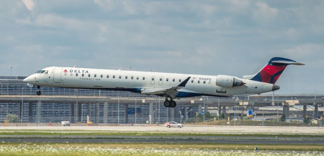 Canadair Regional Jet CRJ-900 (N166PQ)