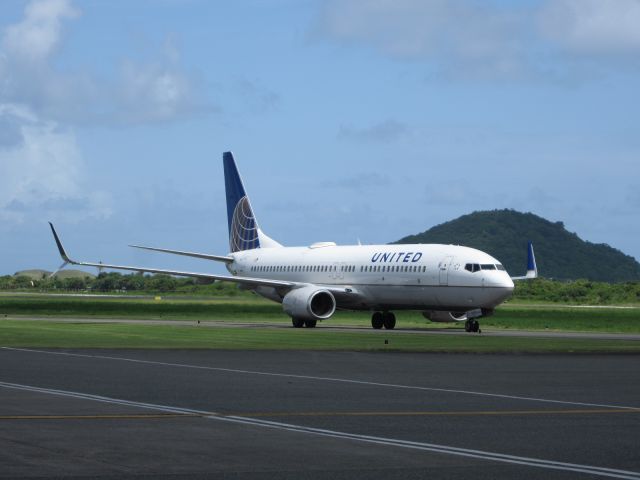 Boeing 737-800 (N33209)
