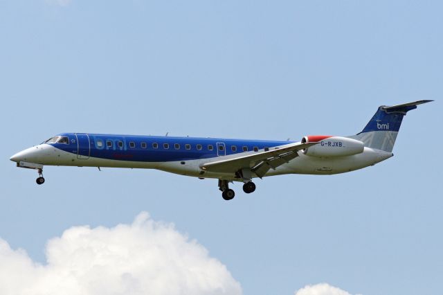 Embraer ERJ-145 (G-RJXB)