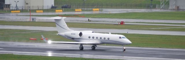 Gulfstream Aerospace Gulfstream IV (N156WC) - N156WC Gulfstream GIV-X (G450)taking off to Tuscan Intl. from 28L at Portland International Airport.