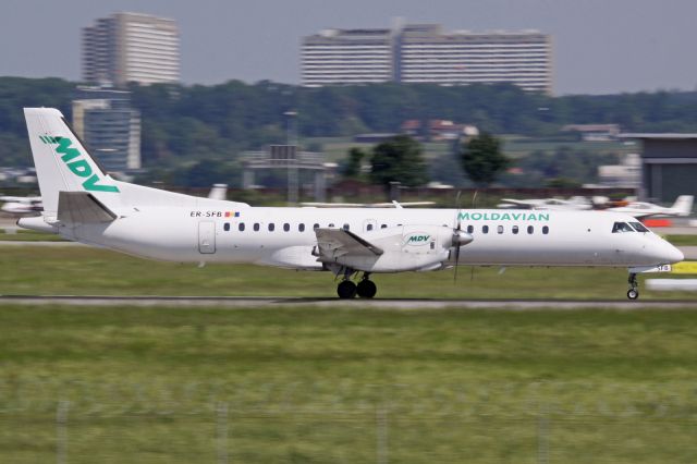 Saab 2000 (ER-SFB)