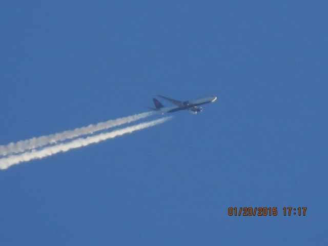 BOEING 767-300 (N143DA) - Delta Airlines flight 2260 from ATL to SFO over Northeastern Oklahoma at 34,000 feet.