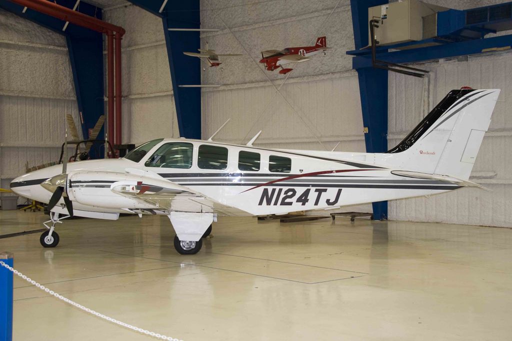 Beechcraft Baron (58) (N124TJ) - N124TJ  Beech 58 Baron  KGLS  20110420