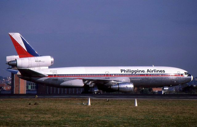 McDonnell Douglas DC-10 (RP-C2114) - Dc10 RP-C2114 landing at Sydney Airport in 1984