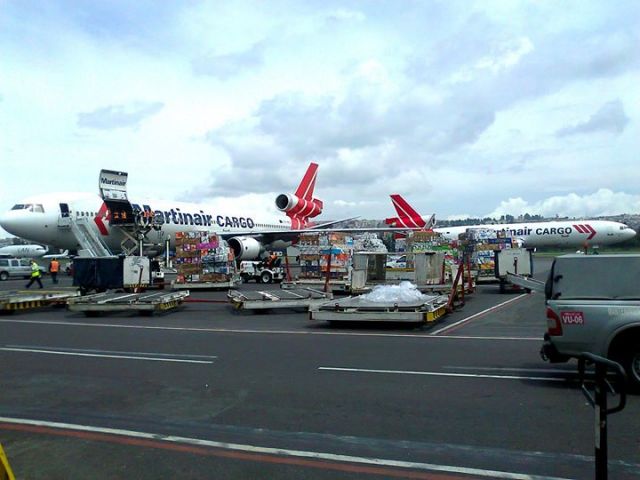 — — - Quito - Ecuatorbr /The old airport.