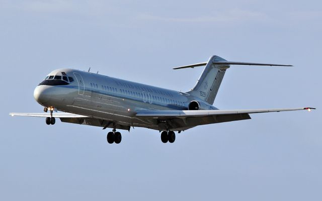 16-1529 — - u.s.marines (ex-navy) c-9b 161529 about to land at shannon 17/4/15.