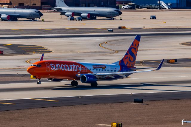 Boeing 737-800 (N831SY) - A Sun Country 737-800 taking off from PHX on 1/25/23. Taken with a Canon R7 and Tamron 70-200 G2 lens.