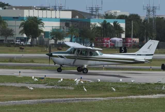 Cessna Skyhawk (N9496E)