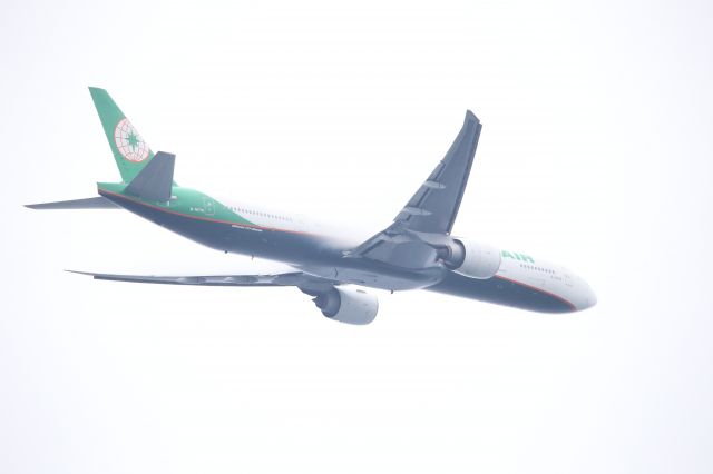 BOEING 777-300ER (B-16710)