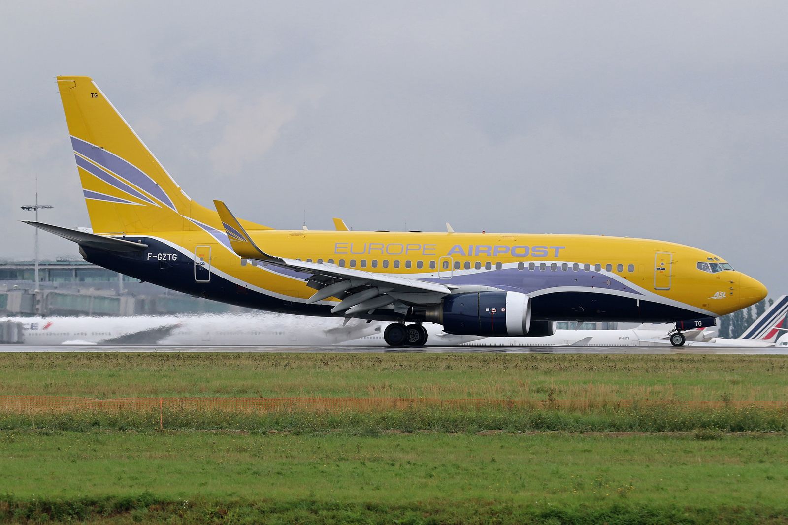 Boeing 737-700 (F-GZTG)