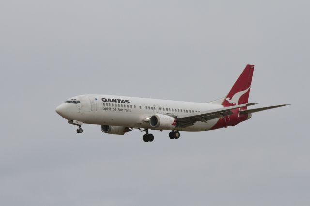 BOEING 737-400 (VH-TJR)