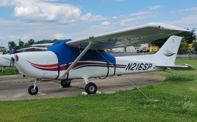 Cessna Skyhawk (N216SP) - Cessna 172S Skyhawk at Annapolis Lee Aiport 