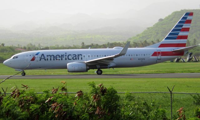 Boeing 737-800 (N315PE)
