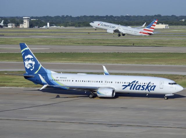 Boeing 737-900 (N494AS)